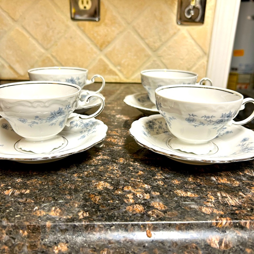 Gorgeous Coffee/Tea Set